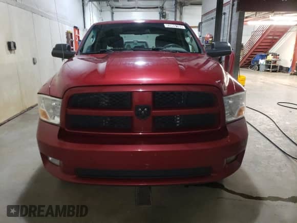 2012 Ram 1500 Express z VIN 1C6RD7KT0CS142392, wystawiony jako Copart lot #83905105 z przebiegiem 134 445 mil mil oraz Czysty tytuł • Clean title. Historia ofert i sprzedaży dostępna na DreamBid. Obrazek 5.