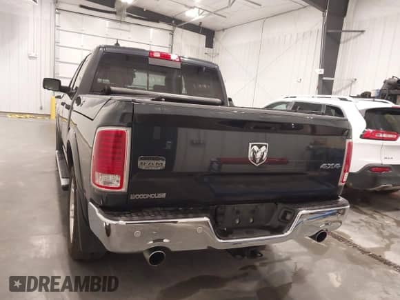2015 Ram 1500 Laramie Longhorn с VIN 1C6RR7PT4FS637032, выставлен на аукционе IAAI как лот 43418379 с пробегом 134 247 миль миль и . История ставок и продаж доступна на DreamBid. Изображение 17.