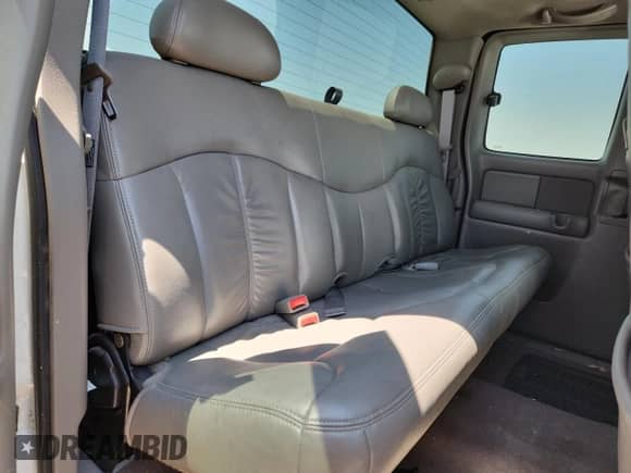 2002 Chevrolet Silverado 2500HD LT с VIN 1GCHK29132E202390, выставлен на аукционе Copart как лот 67762785 с пробегом 230 894 миль миль и Чистый • Clean title. История ставок и продаж доступна на DreamBid. Изображение 10.