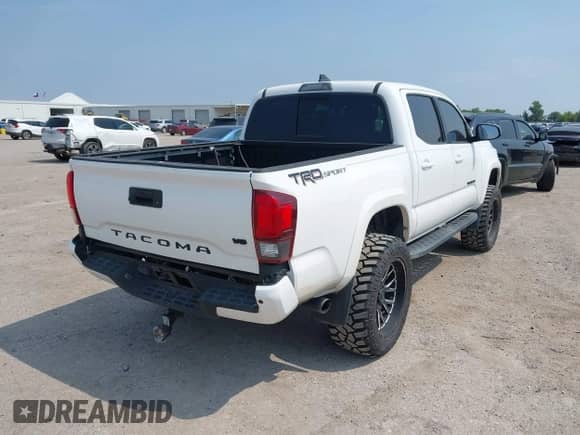 2019 Toyota Tacoma SR5 с VIN 3TMAZ5CN9KM100080, выставлен на аукционе IAAI как лот 43053191 с пробегом 98 434 миль миль и . История ставок и продаж доступна на DreamBid. Изображение 4.