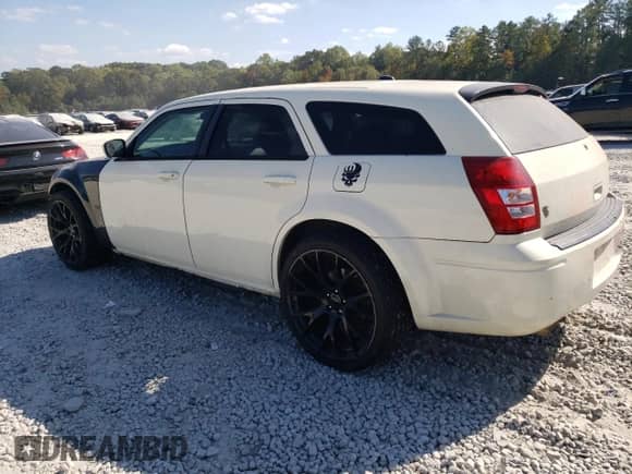 2006 Dodge Magnum R/T with VIN 2D8GZ57276H107190, listed as a Copart auction lot 77539384 with 179,044 mi miles and Salvage title. Bid and sale history available at DreamBid. Image 2.