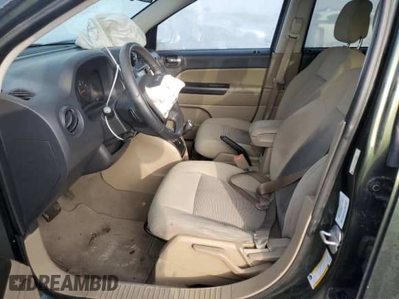 2010 Jeep Compass Latitude с VIN 1J4NF1FB4AD629252, выставлен на аукционе Copart как лот 83090274 с пробегом Не указан миль и Списание • Salvage title. История ставок и продаж доступна на DreamBid. Изображение 7.