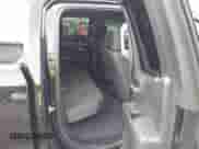 2020 Chevrolet Silverado 1500 LT z VIN 1GCRYDED9LZ376683, wystawiony jako IAAI lot #43293429 z przebiegiem 82 320 mil mil oraz . Historia ofert i sprzedaży dostępna na DreamBid. Obrazek 8.