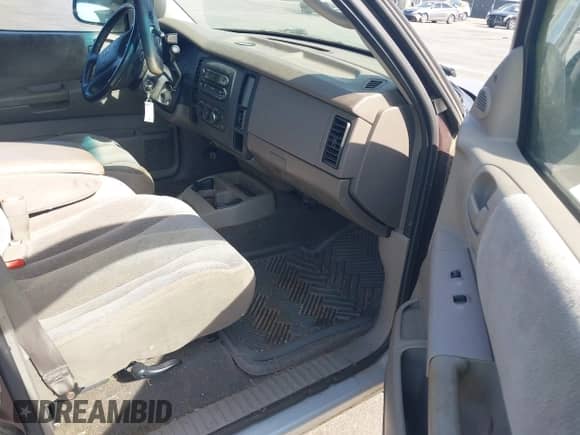 2004 Dodge Dakota SLT z VIN 1D7HL48N74S586018, wystawiony jako IAAI lot #41910755 z przebiegiem 259 924 mil mil oraz . Historia ofert i sprzedaży dostępna na DreamBid. Obrazek 5.