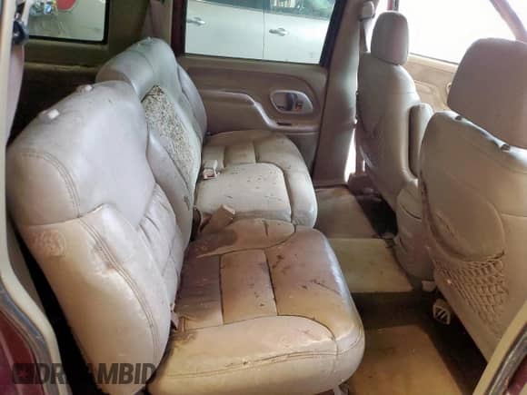 1999 Chevrolet Suburban с VIN 3GNEC16R5XG116087, выставлен на аукционе Copart как лот 65594355 с пробегом 256 091 миль миль и Списание • Salvage title. История ставок и продаж доступна на DreamBid. Изображение 11.