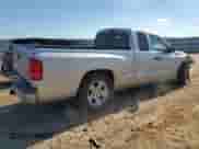 2010 Dodge Dakota z VIN 1D7CE3BK7AS119870, wystawiony jako Copart lot #86590584 z przebiegiem 110 734 mil mil oraz Szkoda całkowita • Salvage title. Historia ofert i sprzedaży dostępna na DreamBid. Obrazek 3.