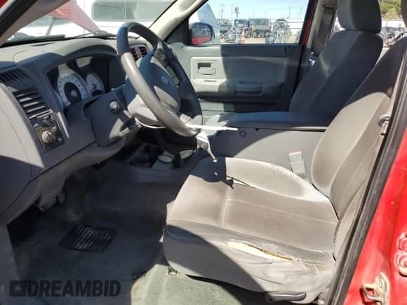 2005 Dodge Dakota SLT z VIN 1D7HW48N65S237912, wystawiony jako Copart lot #66043685 z przebiegiem 242 912 mil mil oraz Szkoda całkowita • Salvage title. Historia ofert i sprzedaży dostępna na DreamBid. Obrazek 7.