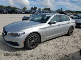 2019 BMW 5 Series 530e xDrive с VIN WBAJB1C55KB375382, выставлен на аукционе Copart как лот 71684375 с пробегом 78 126 миль миль и Списание • Salvage title. История ставок и продаж доступна на DreamBid. Изображение 1.