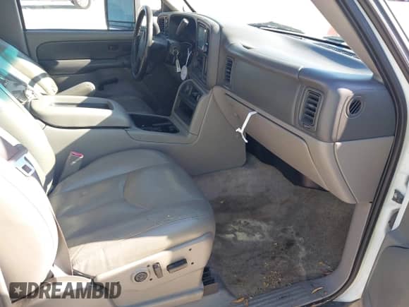 2003 Chevrolet Suburban LS с VIN 1GNFK16Z13J265726, выставлен на аукционе IAAI как лот 43082412 с пробегом 179 696 миль миль и . История ставок и продаж доступна на DreamBid. Изображение 5.