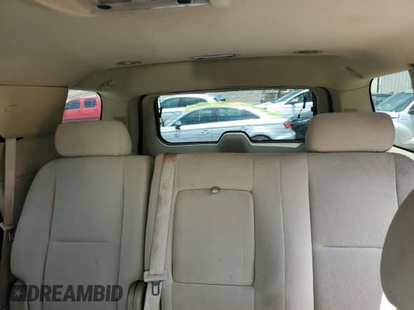 2007 Chevrolet Tahoe LS z VIN 1GNFC13CX7R268015, wystawiony jako Copart lot #68686865 z przebiegiem 231 206 mil mil oraz Szkoda całkowita • Salvage title. Historia ofert i sprzedaży dostępna na DreamBid. Obrazek 10.