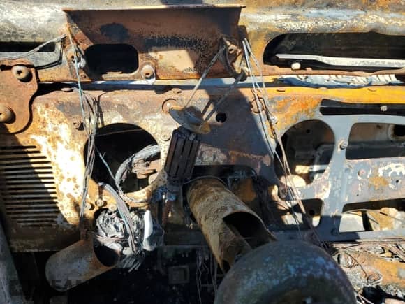 1992 Jeep Wrangler с VIN 2J4FY19P5NJ502467, выставлен на аукционе Copart как лот 77054933 с пробегом Не указан миль и Чистый • Clean title. История ставок и продаж доступна на DreamBid. Изображение 9.