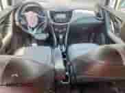 2017 Chevrolet Trax Premier с VIN 3GNCJRSBXHL187069, выставлен на аукционе Copart как лот 70328445 с пробегом 58 190 миль миль и Списание • Salvage title. История ставок и продаж доступна на DreamBid. Изображение 8.