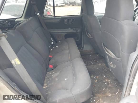 2003 Chevrolet Blazer LS с VIN 1GNCS13X43K102715, выставлен на аукционе IAAI как лот 41983401 с пробегом 164 897 миль миль и . История ставок и продаж доступна на DreamBid. Изображение 8.