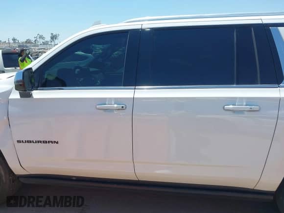 2023 Chevrolet Suburban Premier с VIN 1GNSKFKD6PR294748, выставлен на аукционе IAAI как лот 42402000 с пробегом 44 783 миль миль и . История ставок и продаж доступна на DreamBid. Изображение 14.