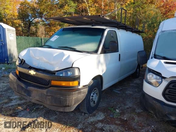 2018 Chevrolet Express Cargo z VIN 1GCWGBFP1J1315181, wystawiony jako IAAI lot #43227788 z przebiegiem 202 417 mil mil oraz . Historia ofert i sprzedaży dostępna na DreamBid. Obrazek 2.