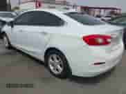 2017 Chevrolet Cruze LT с VIN 3G1BE5SM0HS554398, выставлен на аукционе IAAI как лот 43107966 с пробегом 92 811 миль миль и . История ставок и продаж доступна на DreamBid. Изображение 3.