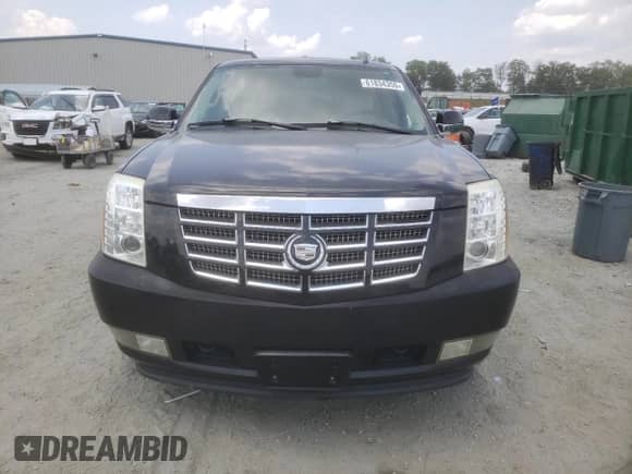2008 Cadillac Escalade with VIN 1GYEC63898R163538, listed as a Copart auction lot 61834355 with 203,382 mi miles and Salvage title. Bid and sale history available at DreamBid. Image 5.