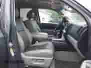 2008 Toyota Tundra Limited с VIN 5TBBV58198S501555, выставлен на аукционе IAAI как лот 42321052 с пробегом 248 154 миль миль и . История ставок и продаж доступна на DreamBid. Изображение 5.
