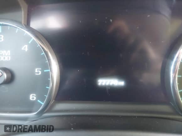 2019 Chevrolet Suburban Premier with VIN 1GNSKJKJ4KR254847, listed as a IAAI auction lot 42501068 with 77,776 mi miles and . Bid and sale history available at DreamBid. Image 15.