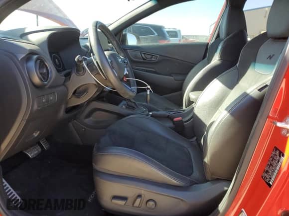 2023 Hyundai Kona с VIN KM8KH3AC2PU009759, выставлен на аукционе Copart как лот 42438665 с пробегом 31 568 миль миль и Списание • Salvage title. История ставок и продаж доступна на DreamBid. Изображение 7.