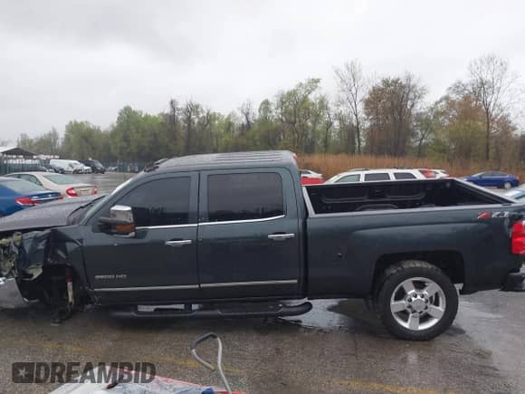2019 Chevrolet Silverado 2500HD LTZ with VIN 1GC1KTEG1KF260607, listed as a IAAI auction lot 41965273 with 153,218 mi miles and . Bid and sale history available at DreamBid. Image 15.