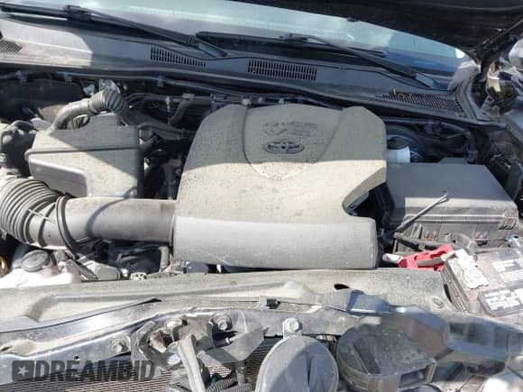 2021 Toyota Tacoma SR5 z VIN 5TFDZ5BN2MX064938, wystawiony jako IAAI lot #42013109 z przebiegiem 40 620 mil mil oraz . Historia ofert i sprzedaży dostępna na DreamBid. Obrazek 10.