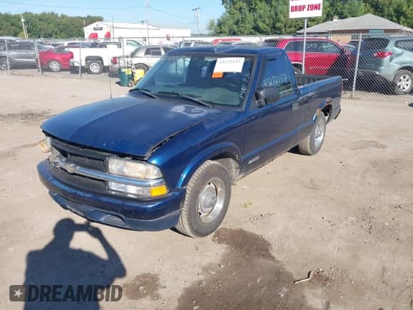 1999 Chevrolet S-10 LS с VIN 1GCCS1442XK163824, выставлен на аукционе IAAI как лот 43272157 с пробегом 149 234 миль миль и . История ставок и продаж доступна на DreamBid. Изображение 2.