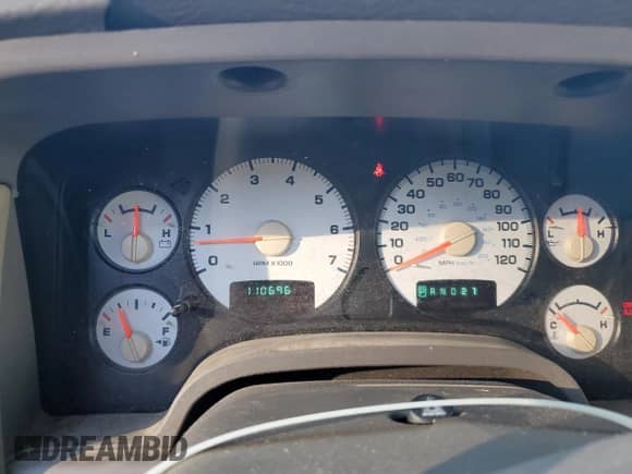 2002 Dodge 1500 z VIN 1D7HA18N22S704123, wystawiony jako Copart lot #90817945 z przebiegiem 110 696 mil mil oraz Czysty tytuł • Clean title. Historia ofert i sprzedaży dostępna na DreamBid. Obrazek 9.