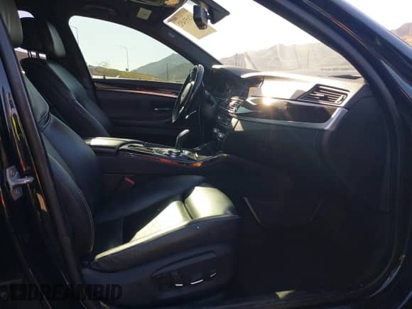 2015 BMW 5 Series 550i с VIN WBAKN9C56FD961027, выставлен на аукционе IAAI как лот 42653452 с пробегом 167 493 миль миль и . История ставок и продаж доступна на DreamBid. Изображение 5.