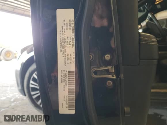 2012 Chrysler 300 S z VIN 2C3CCAJT7CH163879, wystawiony jako Copart lot #65004355 z przebiegiem 143 262 mil mil oraz Szkoda całkowita • Salvage title. Historia ofert i sprzedaży dostępna na DreamBid. Obrazek 12.