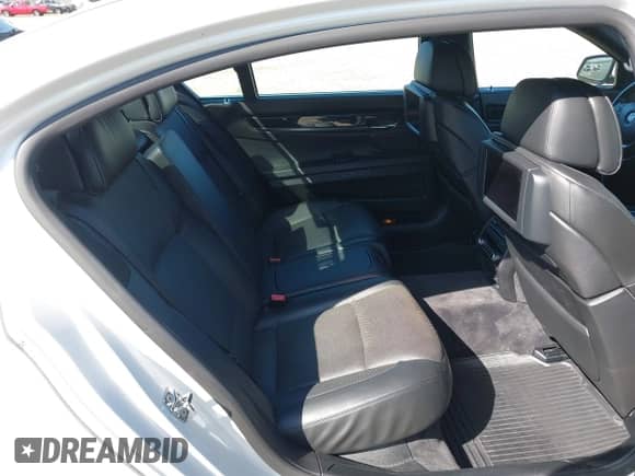 2009 BMW 7 Series 750Li с VIN WBAKB83549CY59299, выставлен на аукционе IAAI как лот 42040718 с пробегом 129 236 миль миль и . История ставок и продаж доступна на DreamBid. Изображение 8.