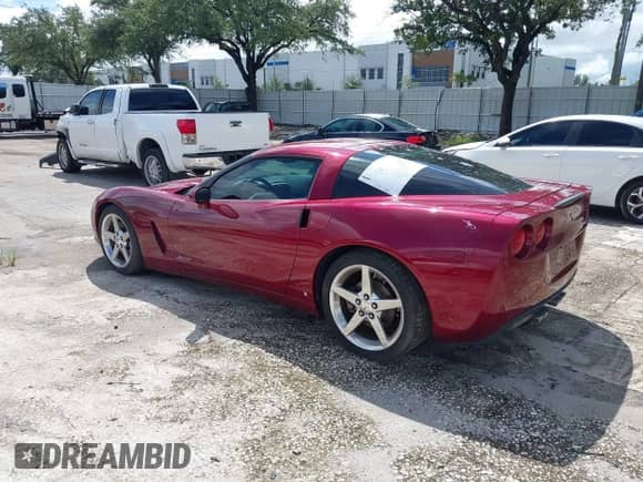 2006 Chevrolet Corvette with VIN 1G1YY26UX65123505, listed as a IAAI auction lot 43192988 with 73,864 mi miles and . Bid and sale history available at DreamBid. Image 3.