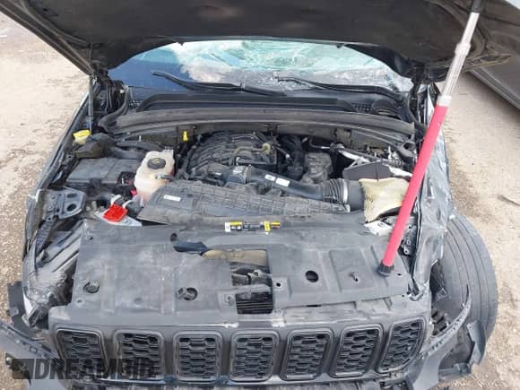 2022 Jeep Grand Cherokee Limited z VIN 1C4RJJBG8N8567747, wystawiony jako IAAI lot #42958492 z przebiegiem 66 438 mil mil oraz . Historia ofert i sprzedaży dostępna na DreamBid. Obrazek 10.