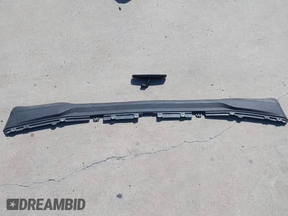 2019 Ford F-150 XL with VIN 1FTMF1CB0KKE69096, listed as a IAAI auction lot 42464559 with 147,122 mi miles and . Bid and sale history available at DreamBid. Image 12.