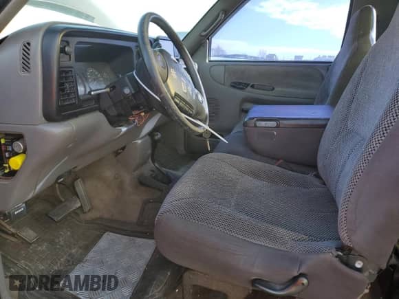 1996 Dodge 1500 z VIN 1B7HF16Z4TS541509, wystawiony jako Copart lot #84533164 z przebiegiem 178 601 mil mil oraz Szkoda całkowita • Salvage title. Historia ofert i sprzedaży dostępna na DreamBid. Obrazek 7.