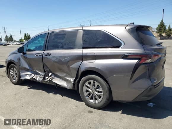 2023 Toyota Sienna LE с VIN 5TDKRKEC0PS152073, выставлен на аукционе Copart как лот 69254965 с пробегом 44 623 миль миль и Списание • Salvage title. История ставок и продаж доступна на DreamBid. Изображение 2.