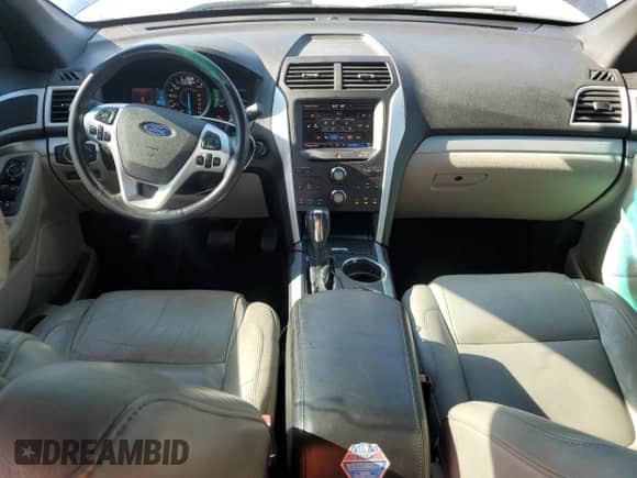 2012 Ford Explorer XLT z VIN 1FMHK7D84CGA07286, wystawiony jako Copart lot #68561205 z przebiegiem 177 326 mil mil oraz Szkoda całkowita • Salvage title. Historia ofert i sprzedaży dostępna na DreamBid. Obrazek 8.