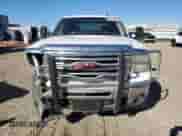 2010 GMC Sierra 1500 SLT с VIN 3GTRKWE29AG160857, выставлен на аукционе Copart как лот 86717105 с пробегом 142 524 миль миль и Списание • Salvage title. История ставок и продаж доступна на DreamBid. Изображение 5.