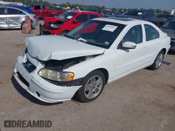 2009 Volvo S60 2.5T with VIN YV1RS592292740096, listed as a IAAI auction lot 42903092 with 163,275 mi miles and . Bid and sale history available at DreamBid. Image 2.