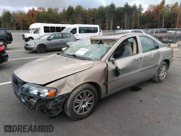 2004 Volvo S60 с VIN YV1RS61T942344217, выставлен на аукционе IAAI как лот 41193657 с пробегом 177 399 миль миль и . История ставок и продаж доступна на DreamBid. Изображение 2.