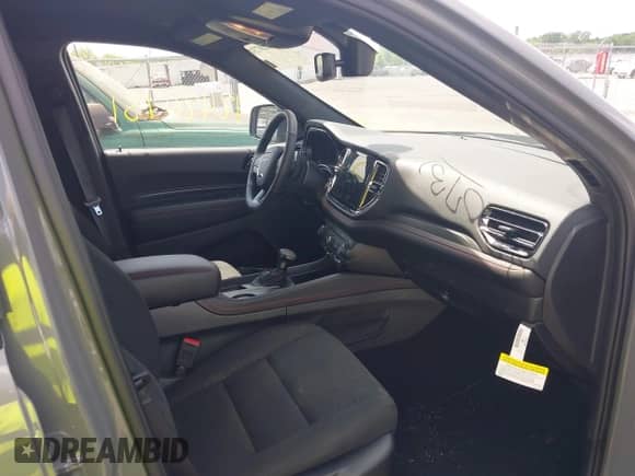 2025 Dodge Durango GT with VIN 1C4RDJDG4SC535889, listed as a IAAI auction lot 42420731 with 2,572 mi miles and . Bid and sale history available at DreamBid. Image 5.