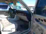 2006 Cadillac Escalade z VIN 1GYEC63NX6R152003, wystawiony jako IAAI lot #41638307 z przebiegiem 161 608 mil mil oraz . Historia ofert i sprzedaży dostępna na DreamBid. Obrazek 5.