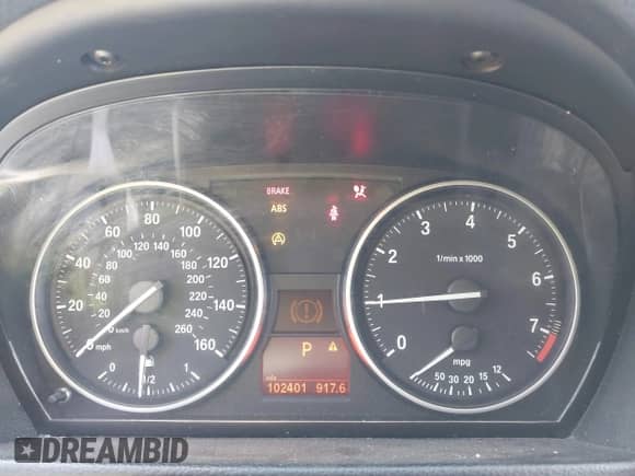 2010 BMW 3 Series 328i с VIN WBAPH7G57ANM48061, выставлен на аукционе IAAI как лот 43150840 с пробегом 102 401 миль миль и . История ставок и продаж доступна на DreamBid. Изображение 7.