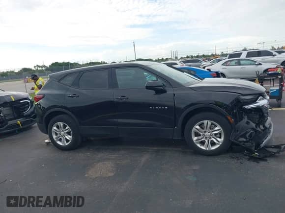 2022 Chevrolet Blazer LT с VIN 3GNKBCR47NS201332, выставлен на аукционе IAAI как лот 43127822 с пробегом 32 927 миль миль и . История ставок и продаж доступна на DreamBid. Изображение 13.