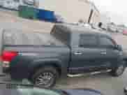 2007 Toyota Tundra Limited z VIN 5TBEV58197S459237, wystawiony jako IAAI lot #41852184 z przebiegiem 339 929 mil mil oraz . Historia ofert i sprzedaży dostępna na DreamBid. Obrazek 13.