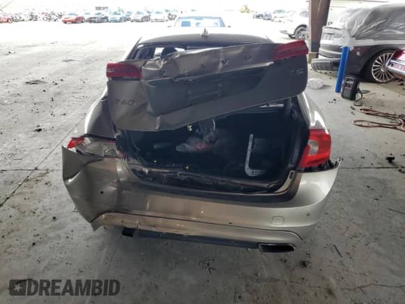 2014 Volvo S60 T5 с VIN YV1612FSXE2279409, выставлен на аукционе Copart как лот 81922425 с пробегом 140 738 миль миль и Списание • Salvage title. История ставок и продаж доступна на DreamBid. Изображение 6.