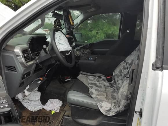 2022 Ford F-150 XL z VIN 1FTFX1E56NKE10474, wystawiony jako IAAI lot #43610339 z przebiegiem 42 801 mil mil oraz . Historia ofert i sprzedaży dostępna na DreamBid. Obrazek 8.