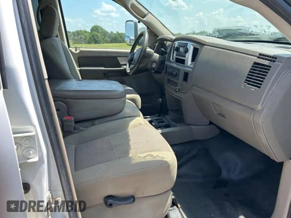 2008 Dodge RAM with VIN 3D6WH48A48G181550, listed as a Copart auction lot 65395795 with 118,555 mi miles and Clean title. Bid and sale history available at DreamBid. Image 5.