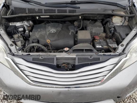 2017 Toyota Sienna LE Auto Access Seat z VIN 5TDKZ3DCXHS823225, wystawiony jako Copart lot #67157225 z przebiegiem 258 906 mil mil oraz Szkoda całkowita • Salvage title. Historia ofert i sprzedaży dostępna na DreamBid. Obrazek 12.