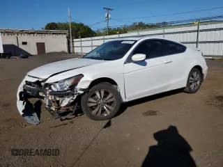 2009 Honda Accord EX-L z VIN 1HGCS12899A016903, wystawiony jako Copart lot #85551675 z przebiegiem 239 417 mil mil oraz Szkoda całkowita • Salvage title. Historia ofert i sprzedaży dostępna na DreamBid. Obrazek 1.